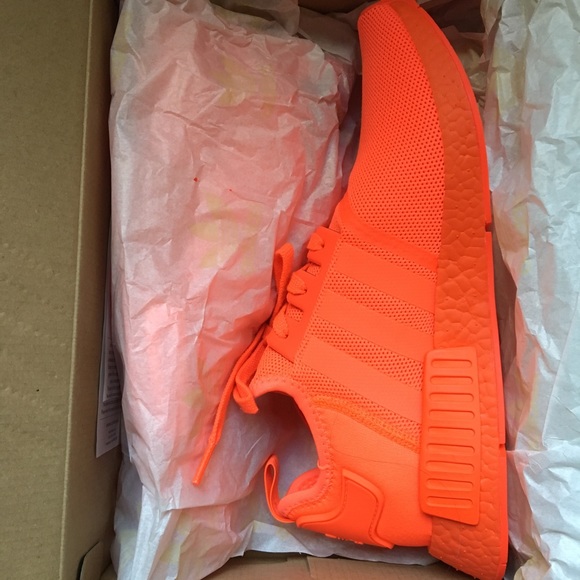 Adidas triple solar red NMD R1 - Picture 3 of 8